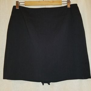 Soft, Black Pinstripe Banana Republic Mini Skirt EUC